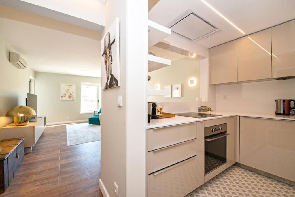 Appartement Av. Da Liberdade Comfortable With Balcony *