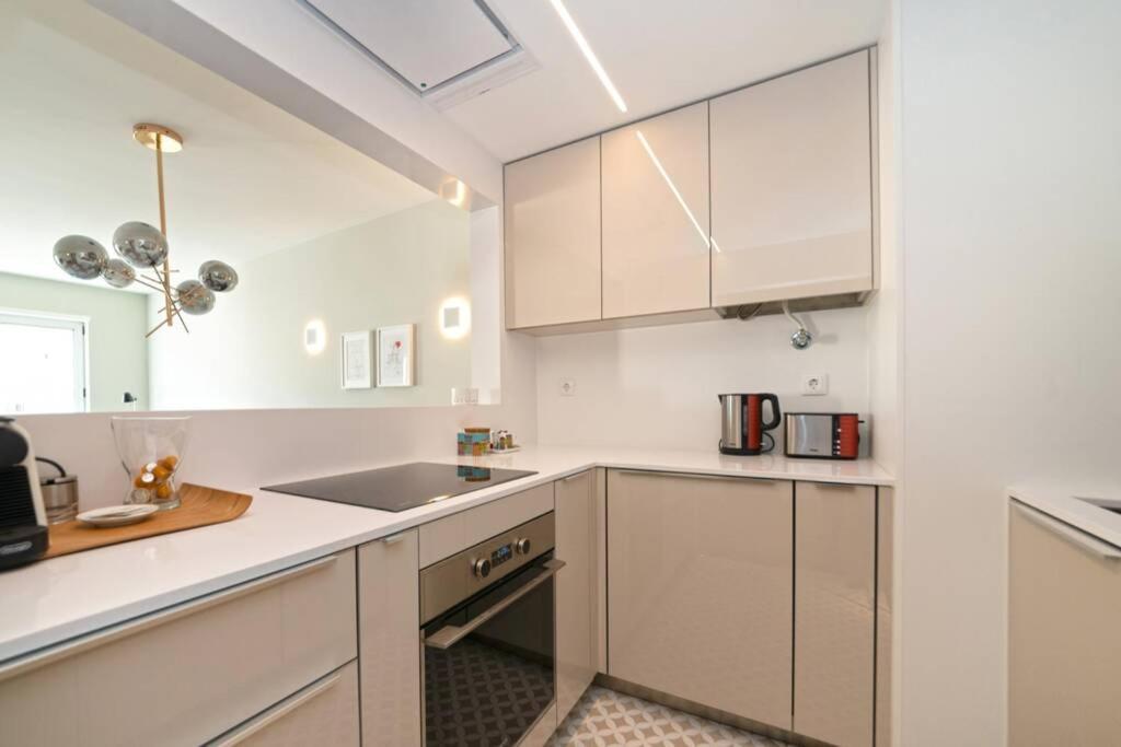 Appartement Av. Da Liberdade Comfortable With Balcony *