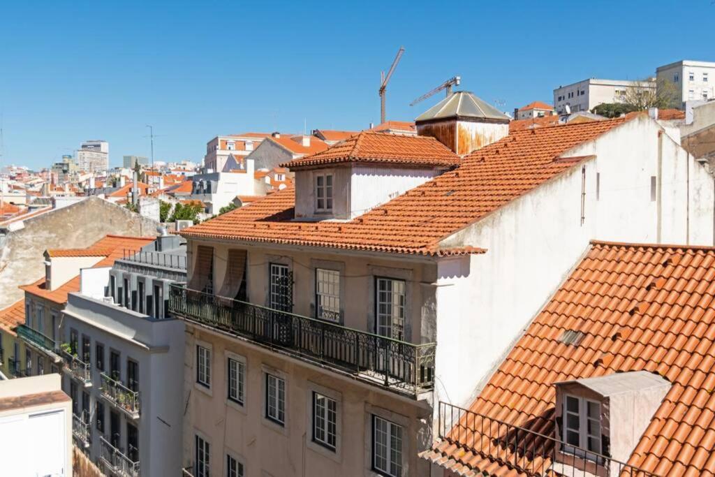 Appartement Av. Da Liberdade Comfortable With Balcony